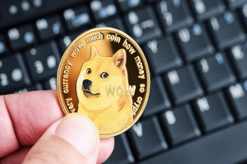 Dogecoin Whales Dumping Tokens, Can DOGE Price Still Hit $1 This Year?