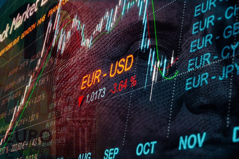 EURUSD and GBPUSD: New week, new targets and prices